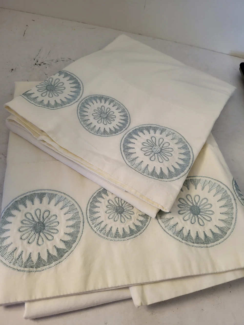 2 Martha Stewart Embroidered Blue Medallion 100% Egyptian Cotton King Pillowcase